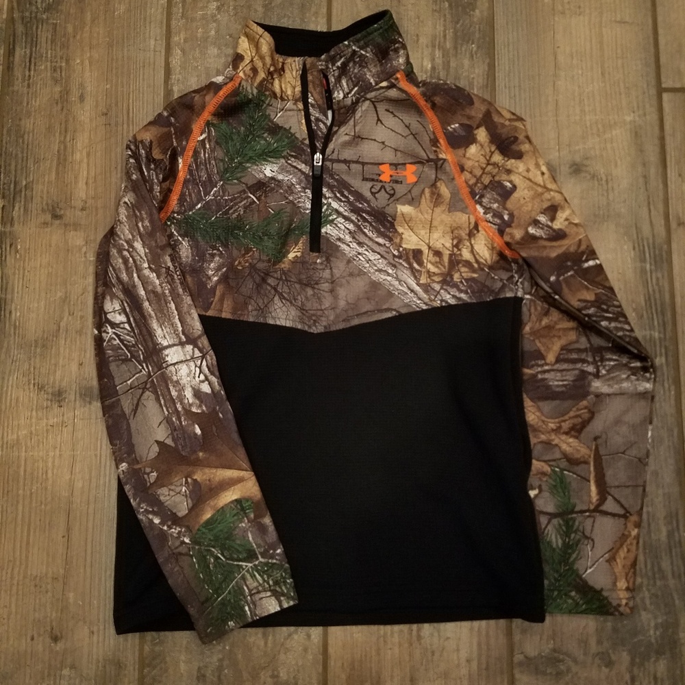 **SOLD**Boys Under Armour 1/4 Zip Pullover